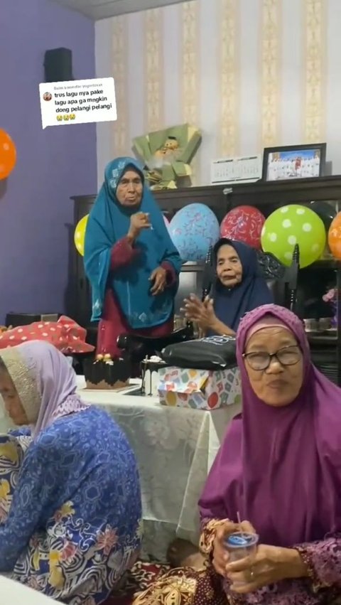 Viral Seorang Nenek Minta Ulang Tahunnya Dirayakan, Intip Momennya