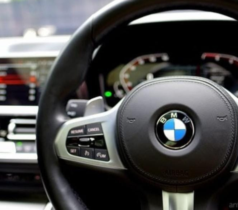 Jarang Dipakai, Zaskia Gotik Jual Mobil BMW, Segini Harganya