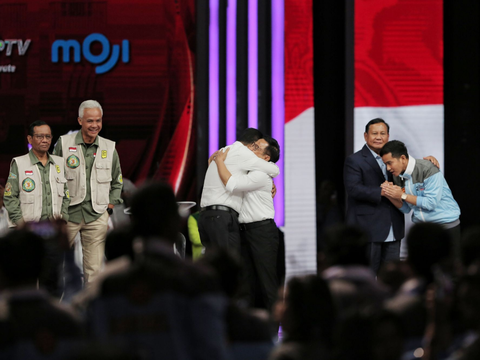 Cak Imin and Anies Baswedan's Moment of Tight Hug After Vice Presidential Debate, Netizens: The Stage Feels Like Their Own