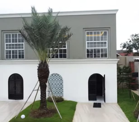 Potret Mewah Home Theater di Rumah Ustaz Solmed, Super Cozy Dilengkapi Kasur Estetik