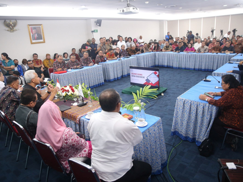 FOTO: Keakraban Ganjar Pranowo Dialog dengan Pengurus Gereja-Gereja Seluruh Indonesia di Salemba