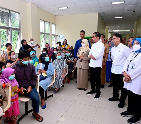 Cek RSUD Salatiga, Jokowi Minta Pelayanan dan Fasilitas Ditingkatkan