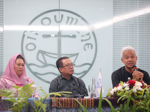FOTO: Keakraban Ganjar Pranowo Dialog dengan Pengurus Gereja-Gereja Seluruh Indonesia di Salemba