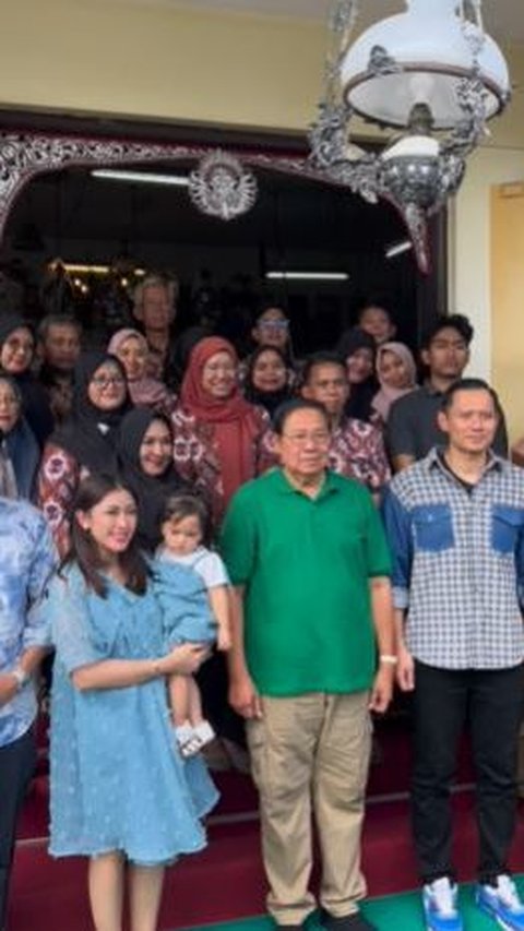 SBY Ajak Anak, Menantu & Cucu Belanja Batik, Ada Motif Spesial Bikin Ingat Mendiang Ibu Ani