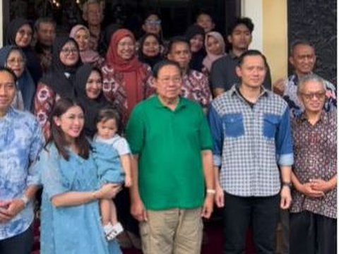 SBY Ajak Anak, Menantu & Cucu Belanja Batik, Ada Motif Spesial Bikin Ingat Mendiang Ibu Ani