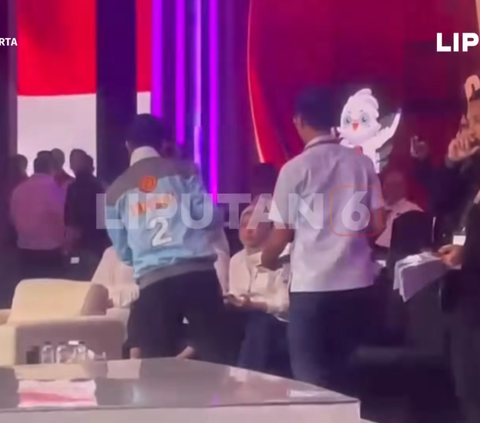 Gibran Eats Donuts and Bananas During Vice Presidential Debate Break, Offers Some to Anies' Wife