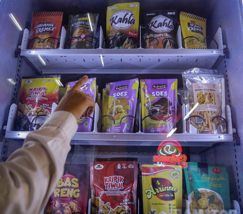 FOTO: Penampakan Vending Machine yang Menjual Produk UMKM Dalam Negeri Usai Diluncurkan Menteri BUMN Erick Thohir