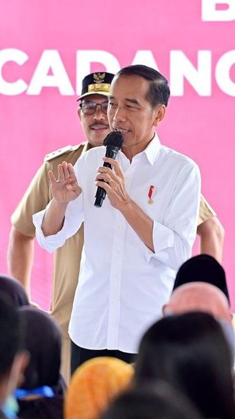 Jokowi Ajak Bocah SD Baca Pancasila: Ini Kurus Kayak Saya Waktu Kecil