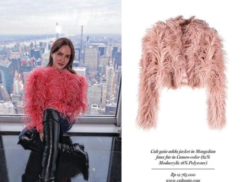 2 Collections of 'Sultan' Shandy Aulia's Feather Jackets, Making Her Appearance Sparkling