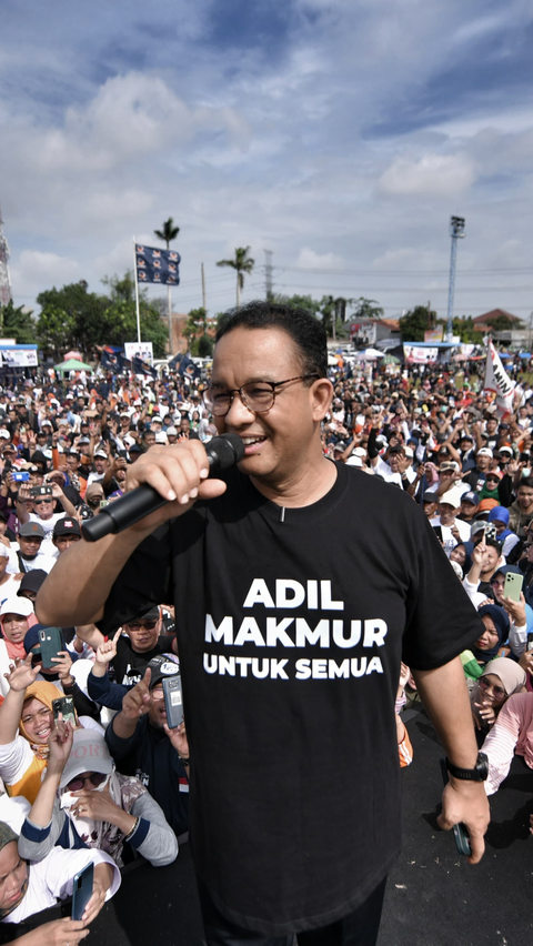 Kampanye di Bekasi, Anies Asik Bergoyang Gemas Peluk Relawan Disabilitas