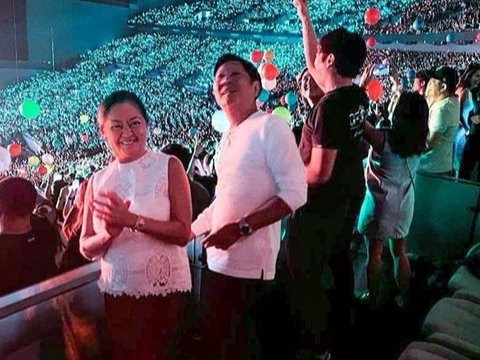 Philippine President Criticized for Using Presidential Helicopter to Watch Coldplay Concert to Avoid Traffic