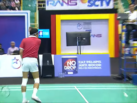 Potret Raffi Ahmad Tanding Badminton Lawan Desta Bareng Eks Atlet Nasional, Sempat Ada 'Insiden' Banting Raket