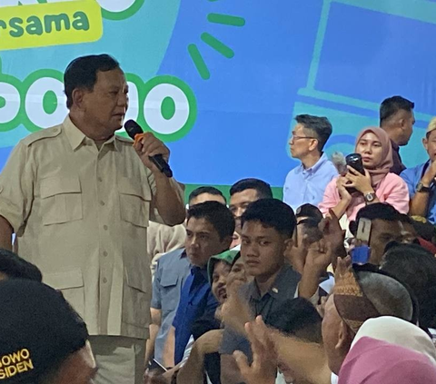 Prabowo Hormat Bertemu Pedagang Bakso di Bekasi: Saya Tidak Rela Lihat Rakyat Hidup Susah