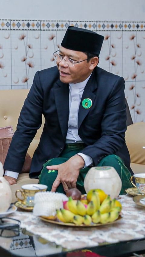 Sowan ke Ponpes Tertua di Cilacap, Plt Ketum PPP Janji Tak akan Tinggalkan Pesantren dan Kiai