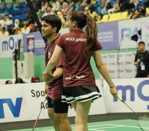 8 Portraits of Aaliyah Massaid & Thariq's Badminton Duet Intimacy, Holding Hands Continuously!