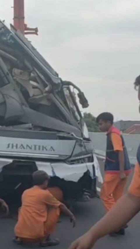 16 Korban Bus New Shantika Terjun di Tol Pemalang Dirawat di Rumah Sakit Comal, Korban Bayi Luka Lebam