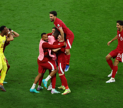 FOTO: Aksi Qatar Sapu Bersih Kemenangan Grup A hingga Tembus 16 Besar Usai Gencet China di Piala Asia 2023