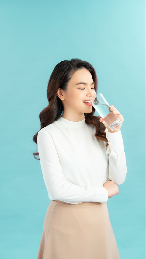 2. Minum Air Putih: Sumber Hidrasi Terbaik