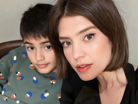 10 Foto Terbaru Carissa Puteri Tampil dengan Rambut Pendek, Makin Cantik dan Fresh Kayak ABG