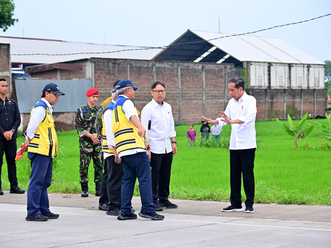 Cerita Perbaikan Jalan Rusak di Jateng Sudah Dibeton, Jokowi Singgung Lampung