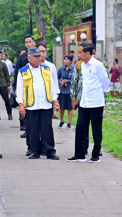 Diisukan Mundur, Pak Bas Dipamerkan Jokowi Saat Blusukan di 'Kandang Banteng'