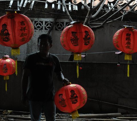 FOTO: Klenteng Hok Lay Kiong Bekasi Sambut Perayaan Imlek dengan 1.000 Lampion