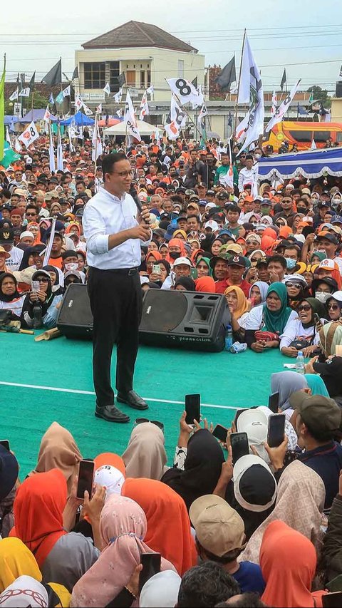 Kampanye akbar Anies Baswedan ini disesaki ribuan pendukung. Foto: AFP/Devi Rahman