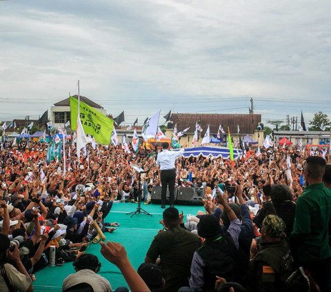 FOTO: Ribuan Pendukung Padati Kampanye Akbar Anies Baswedan di Yogyakarta