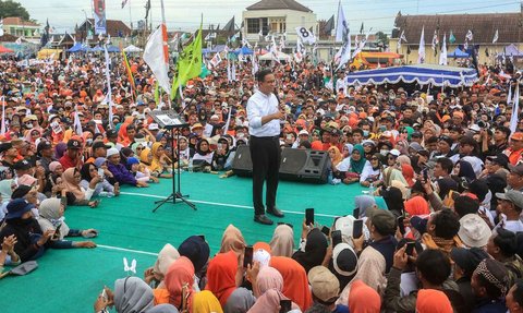 FOTO: Ribuan Pendukung Padati Kampanye Akbar Anies Baswedan di Yogyakarta