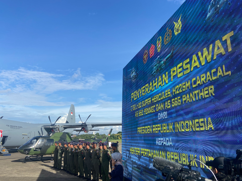 Jokowi Serahkan Pesawat Super Hercules, Heli Serbu & Helikopter Pendeteksi Kapal Selam ke Menhan Prabowo,