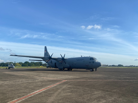 Jokowi Serahkan Pesawat Super Hercules, Heli Serbu & Helikopter Pendeteksi Kapal Selam ke Menhan Prabowo,