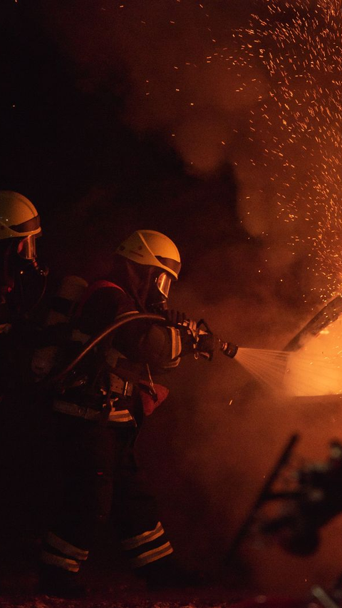 Delapan Kios Pasar Mobil Kemayoran Terbakar, Kerugian Capai Rp2,4 Miliar