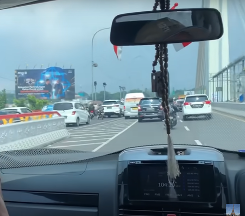 Tiga Pria Ini Adu Kecepatan Naik Whoosh Vs Mobil Pribadi dari Jakarta ke Bandung, Siapa yang Menang?
