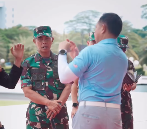 Lihai Bela Diri, Panglima TNI Banting Prajurit saat Latihan 'Saya Sangat Fokus Dalam Mengembangkan Latihan Bela Diri Taktis'