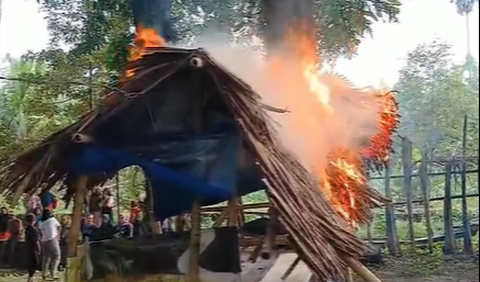 Penggerebekan dan penghancuran gubuk mendapat respons positif dari salah warga Kampung Banten.