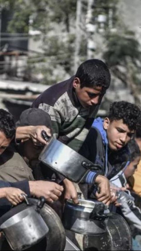 Tak Ada Pasokan Gandum, Warga Gaza Terpaksa Giling Pakan Ternak Untuk Bikin Roti