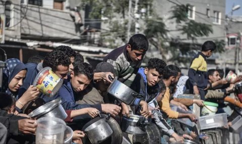 Tak Ada Pasokan Gandum, Warga Gaza Terpaksa Giling Pakan Ternak Untuk Bikin Roti