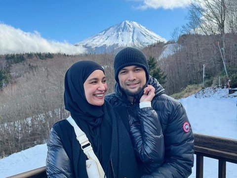 Foto-foto Mesra Shireen Sungkar dan Teuku Wisnu di Jepang, Romantis Banget Bikin Baper Netizen