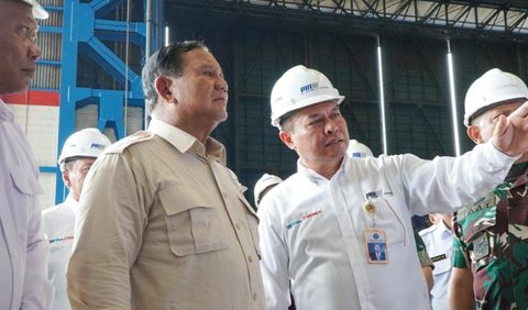 Prabowo berharap para pekerja bersemangat sampai mimpi membangun fregat pertama dalam negeri itu terwujud.<br>