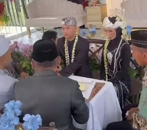 Unique Wedding in Pangandaran with Unusual Dowry: Rp25 Thousand, Car, and Hajj Worship