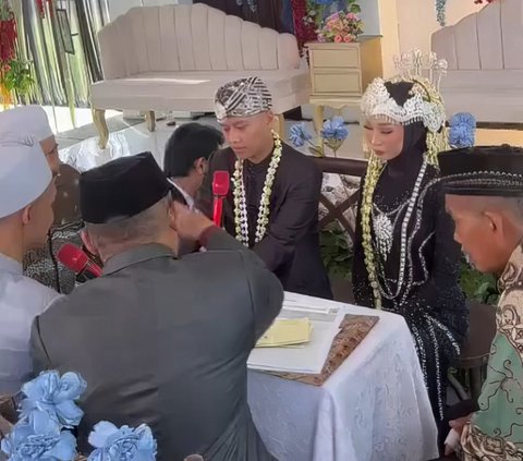 Unique Wedding in Pangandaran with Unusual Dowry: Rp25 Thousand, Car, and Hajj Worship