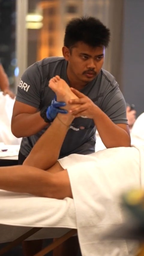 Masseur pertama yang dikenalkan oleh timnas adalah Muhammad Alfian. Alfian sudah menekuni dunia massage sejak tahun 2019 saat dirinya kuliah.