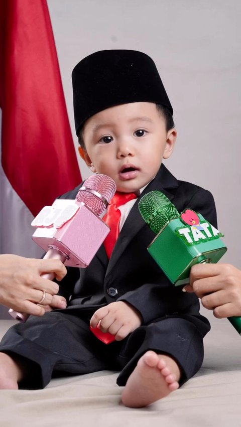 10 Portraits of Artist Children Cosplaying as Presidential Candidates of Indonesia, Wearing Suits and Traditional Hats, So Adorable!