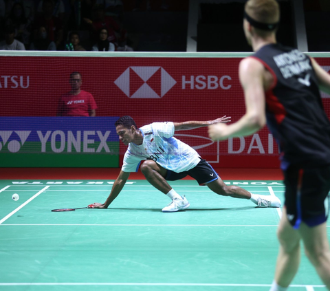 Langkah Chico Aura Dwi Wardoyo terpaksa terhenti di babak pertama Indonesia Masters 2023.<br><br>Usaha Chico melaju babak berikutnya gagal usai kalah dua game dari pebulutangkis Denmark, Anders Antonsen. <br>(Foto Bola.com / M Iqbal Ichsan)