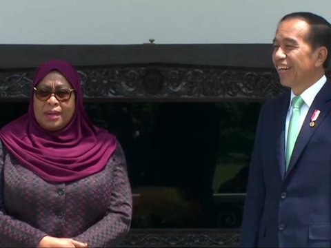 Pakai Dasi Hijau, Jokowi Terima Kunjungan Presiden Tanzania di Istana Bogor