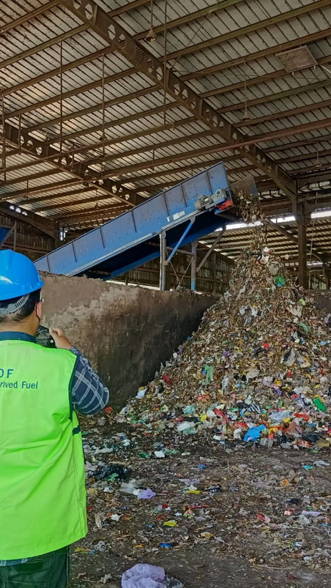 Gantikan Batu Bara, 30 Ton Olahan Sampah Dipasok ke Pabrik SBI untuk Jadi Bahan Bakar