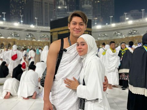 Unexpected Incident Experienced by Putra Rizky Billar and Lesti When Taking a Photo in Front of the Kaaba