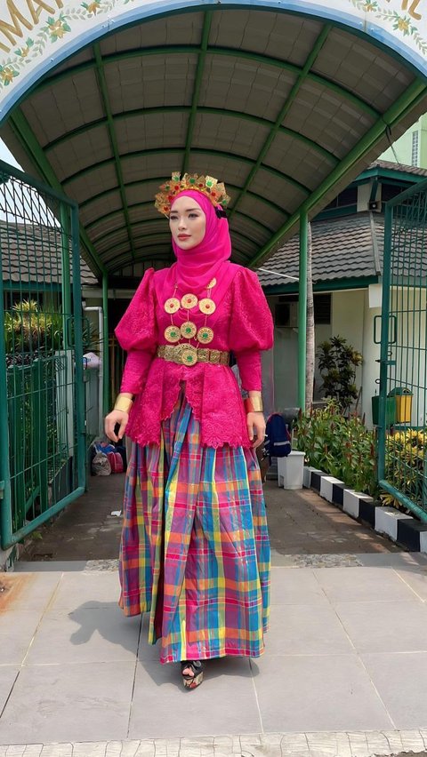 Zaskia Gotik is now confident wearing hijab in her daily life.