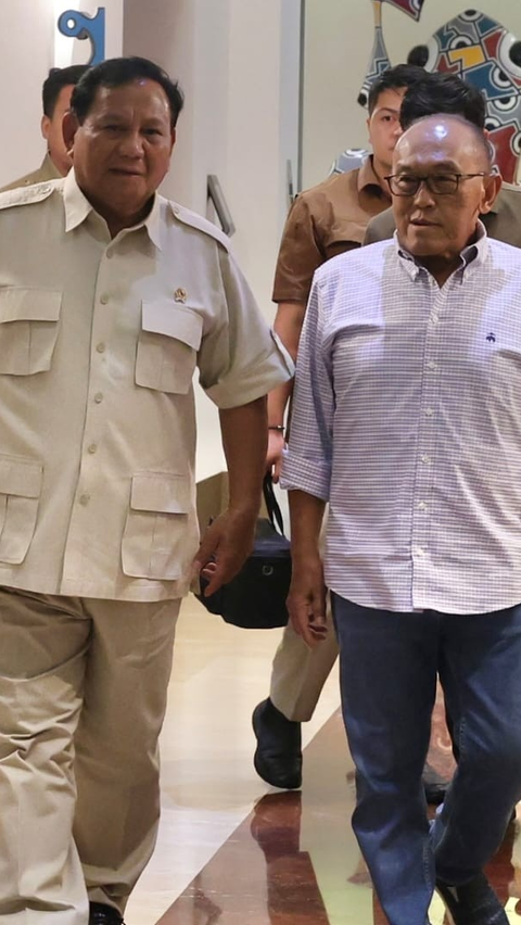 Momen Akrab Prabowo dan Aburizal Bakrie