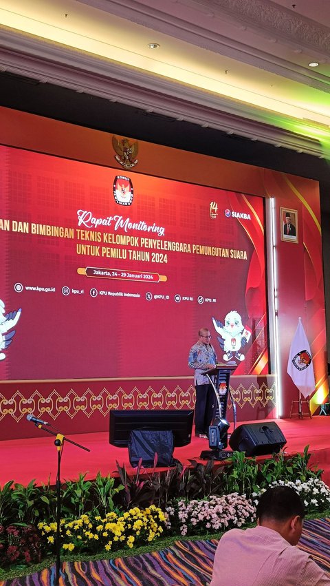 KPU Lantik 5,7 Juta Petugas KPPS untuk 820.161 TPS Seluruh Indonesia